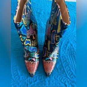 New, Without Box - Steve Madden Halena Faux Snake Booties